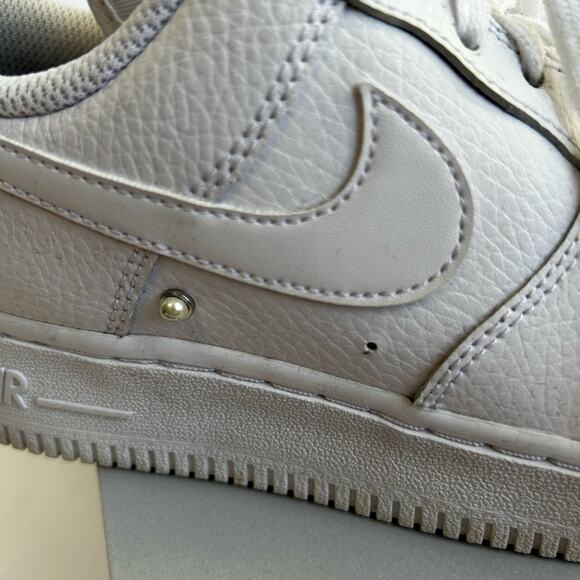 Nike Air Force 1 Low '07 SE in Pearl White - Picture 2 of 10